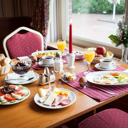 Zur Linde Hotel 3*