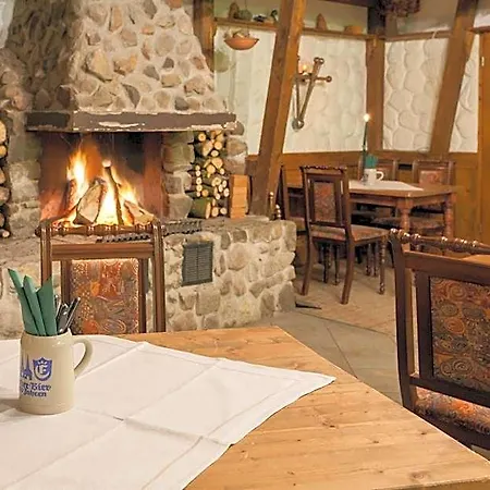 Zur Linde Hotel 3*
