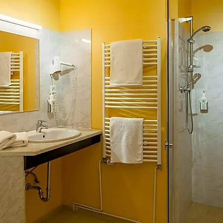 Zur Linde Hotel 3*